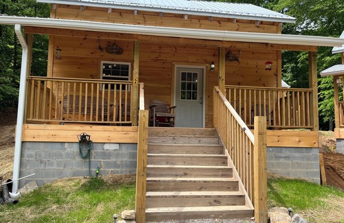 Rogersville Cabin | Clinch Mountain Reserve Cabins #2 & #3. 2-Cabin getaway near Rogersville, TN.