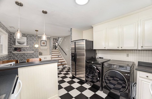 SouthPark House | Close 2 Southpark~Pet Friendly w/Fenced-In Yard