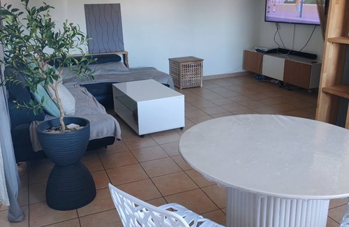 Le Merlan Apartment | Close to all amenities metro. quiet and secure residence.
