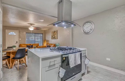 Downtown El Paso House | Close to All, Duplex B, Downtown, Comfortable,Safe