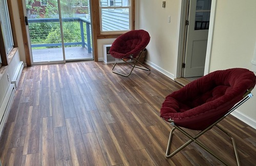 Wolfeboro House | Close to Beach, Downtown, Hiking & more! Outdoor sauna available to add!