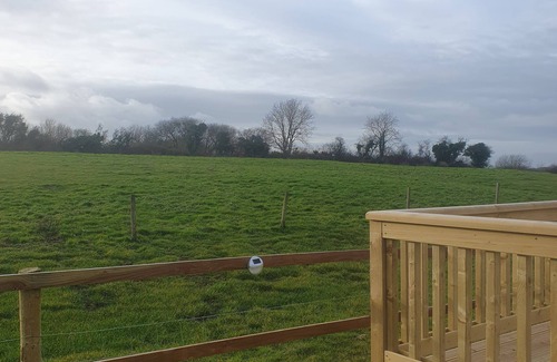 Saundersfoot House | Close to beach/Saundersfoot, 2 Bedroom Caravan. quiet semi-rural smallholding.