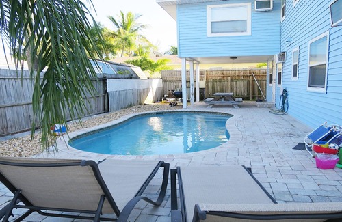 Ilexhurst Villa | Close to beach, trolley, shops and restaurants!