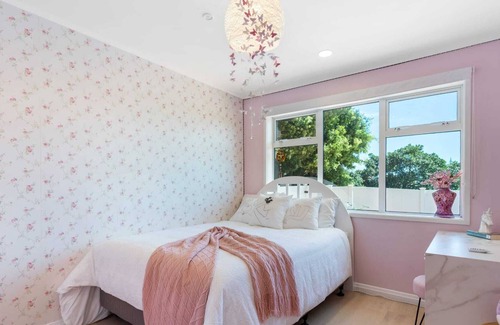Birkdale House | Close to CBD 5 Bedroom near new house