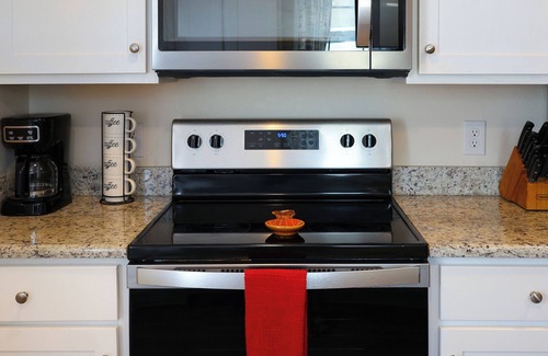 South Pensacola House | Close to Downtown, Beaches, and NAS!