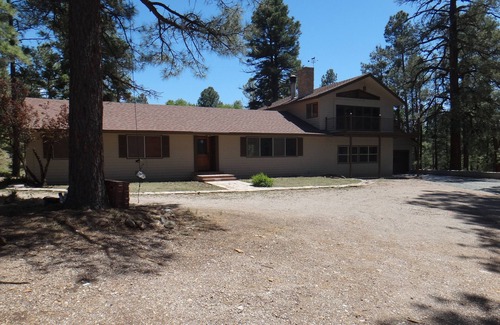 Ruidoso House | Close to downtown, family/pet friendly, mountain views, tv/game room