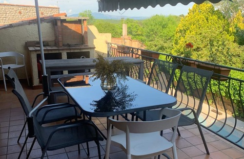 Saint-Julien Bed & Breakfast | Close to Gréoux les bains, 1 bedroom for 2 + a small one for 1 and the swimming pool!