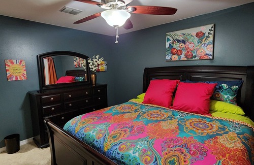 Red Chute Bed & Breakfast | Close to Louisiana Down's Casino. nA charming 3-bedroom house, great amenities!