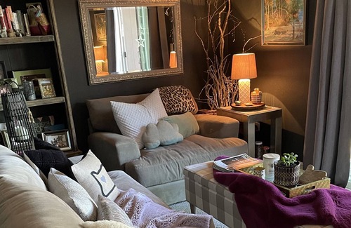 Salem House | Close to Minto Brown Park and Downtown Salem