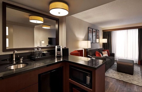 Friendship Heights Hotel | Close to National Cathedral & Shops | EV Charging | 3 Hotel Units in Chevy Chase