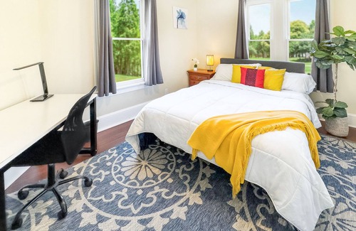 Tarrytown House | Close to New York City with Bridge View & Parking