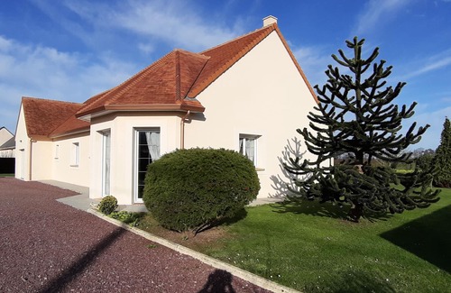 Tour-en-Bessin House | Close to Omaha Beach, single-story cottage, veranda, pets allowed