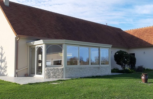 Tour-en-Bessin House | Close to Omaha Beach, single-story cottage, veranda, pets allowed