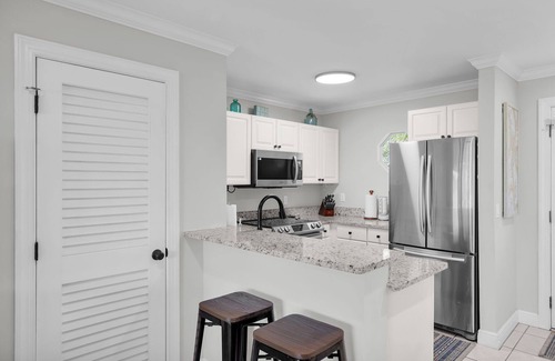 Key West House | Close To Perfect nTropical Elegance in the Heart of Key West Golf Club w/Pool