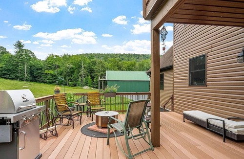 Day House | Close to Saratoga, Sacandaga Lake, Sleeps 14. WiFi, AC, Fireplace