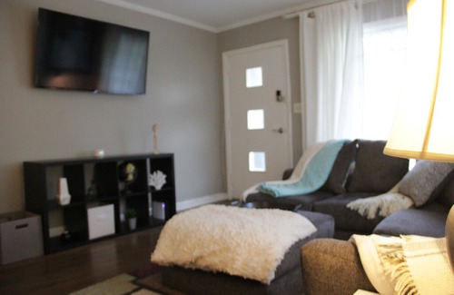 Channing Valley House | Close to Shepherd Center in Buckhead