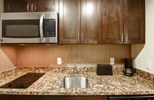 North Los Altos House | Close to Stanford, US 101, and nature