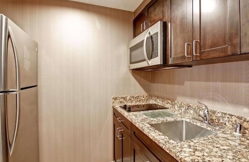 North Los Altos House | Close to Stanford, US 101, and nature