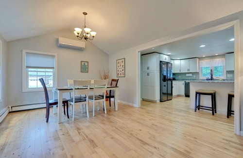 Wells House | Close to the beach. Private Fenced in Yard for your pup. Shared Hot Tub