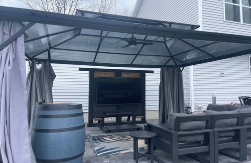 Gansevoort House | Close to the Race Track/Lake George