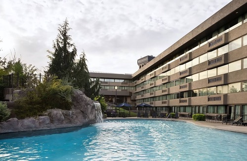 Riverside House | Close to the Riverfront Park & Spokane Falls! With Outdoor Pool Onsite!