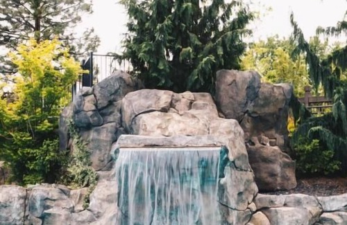 Riverside House | Close to the Riverfront Park & Spokane Falls! With Outdoor Pool Onsite!