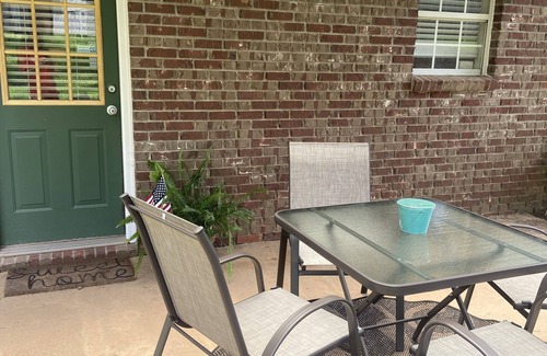 Oxford House | Close to Vaught Hemingway and Swayze