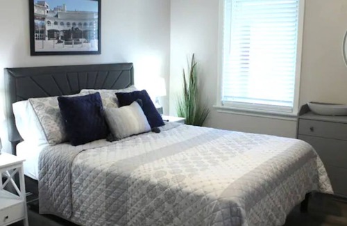 Prestonia House | Closest to Expo Center/Freedom Hall. Airport 1 mile; Churchill Downs/Derby 2.7!