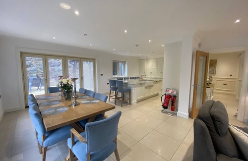 Newry House | Cloud Nine With Private Hottub - The Last Resort