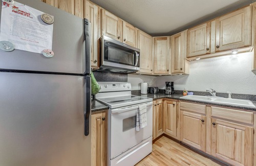Cloudcroft Cabin | Cloudcroft Cabin Vacation Rental: 3 Mi to Skiing!