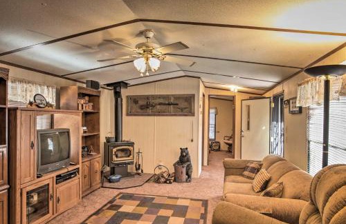 Cloudcroft House | Cloudcroft Cabin with Deck Near Skiing and Fishing!