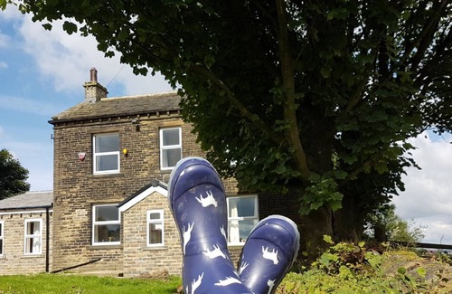 Ogden House | Clough House, a beautiful, spacious, comfortable Cottage with a spectacular view
