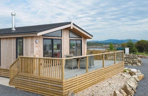 Castle Douglas Cottage | Clover Lodge - a lodge that sleeps 6 guests in 3 bedrooms