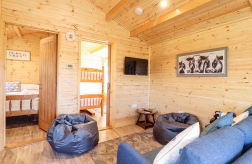 Theberton House | Clover Lodge