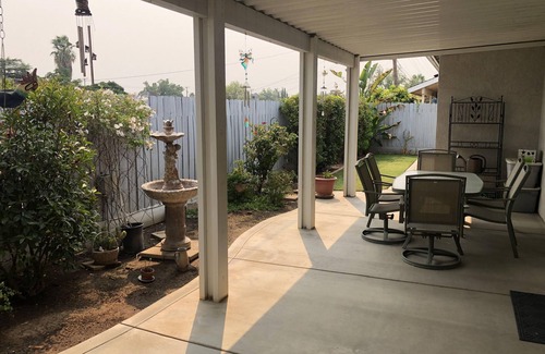 Clovis House | Clovis Charmer! Spacious and close to everything!