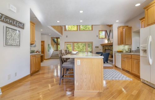 Clymer Condo | Club Home on slopes Ski in/Ski Out.