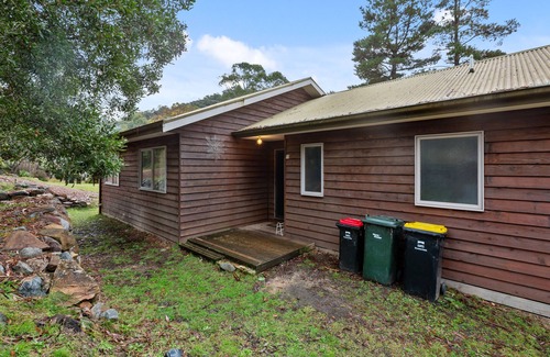Sawmill Settlement House | Club Snowflake - Base of Buller