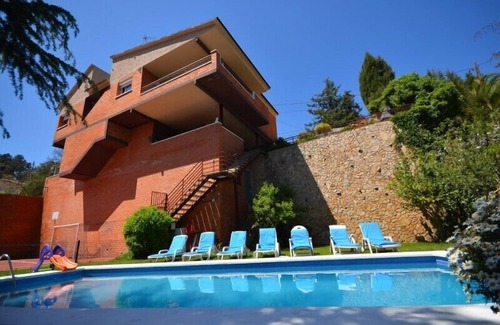 Lloret Blau Villa | Club Villamar - Very spacious holiday villa Lloret de Mar with private swimming pool in the cover.