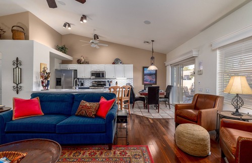 The Bluffs House | Club Wolff West - Enjoy Tucson in Style. Pool, hot tub, outdoor kitchen, view