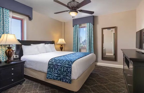 Faubourg Livaudais Resort | Club Wyndham Avenue PlazanAparthotel with outdoor pool, near Caesars Superdome