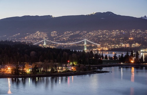 Downtown Vancouver Villa | Coal Harbour Waterfront Steps to Fairmont Pacific Rim