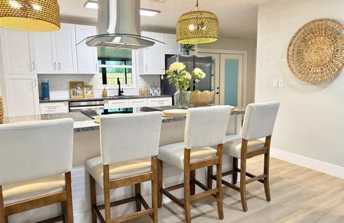 Port Orange House | Coastal Bliss Getaway 3.8 Miles to Beach. Stylish & Coastal Charm Interior