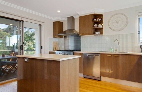 Catalina House | Coastal Breeze in Catalina with Ocean Views