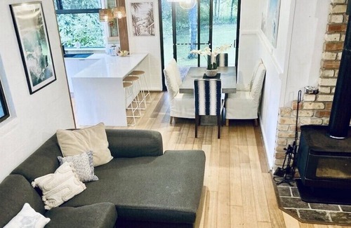 Arakoon House | Coastal bush getaway - mins fr South West Rocks Beaches