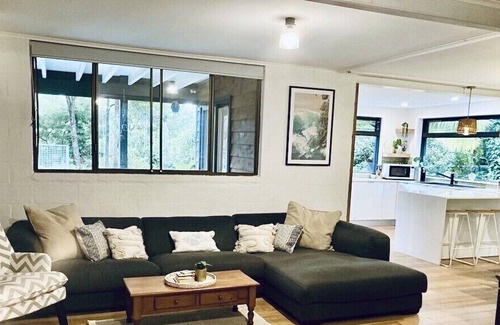 Arakoon House | Coastal bush getaway - mins fr South West Rocks Beaches