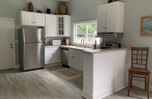 Brunswick Cottage | Coastal Casita-3 Bedroom, 2.5 bathroom