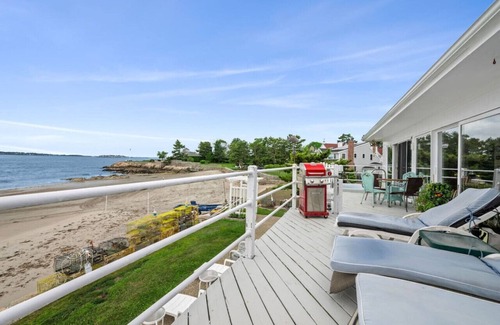 Swampscott Condo | Coastal Charm: Lobster Châto