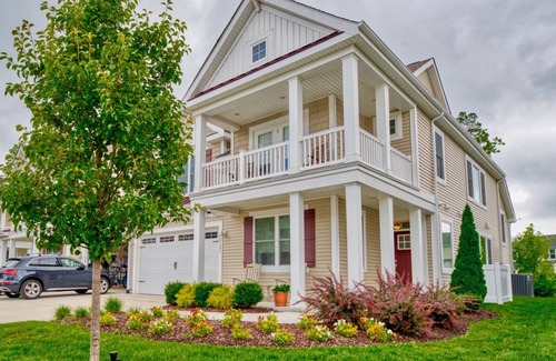 Lewes House | Coastal Club * 5BR Luxury Beach House * 3.5 Baths * Sleeps 12