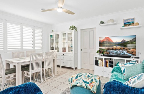 Lake Illawarra Apartment | Coastal Comfort situated opposite Warilla Beach with very short walk to the sand and waves