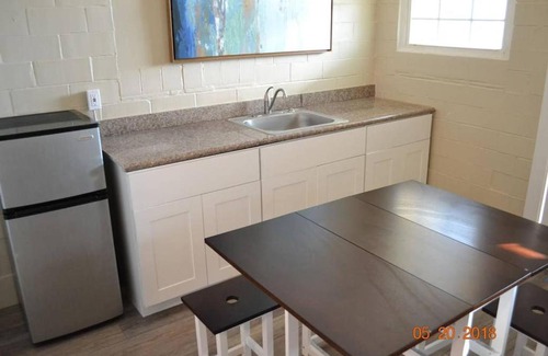 San Jacinto Apartment | Coastal Cottage 5, Across Street from Beach